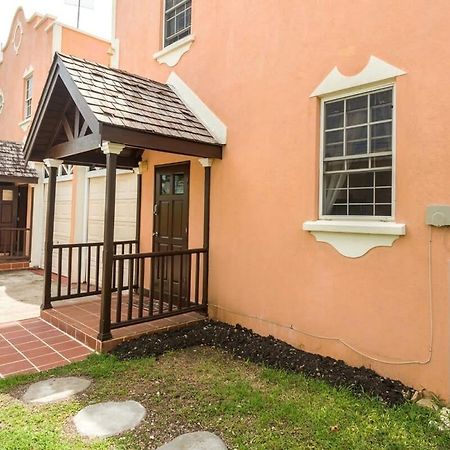 2-Story Townhome With Private Pool, Ideal For Group! クライストチャーチ エクステリア 写真