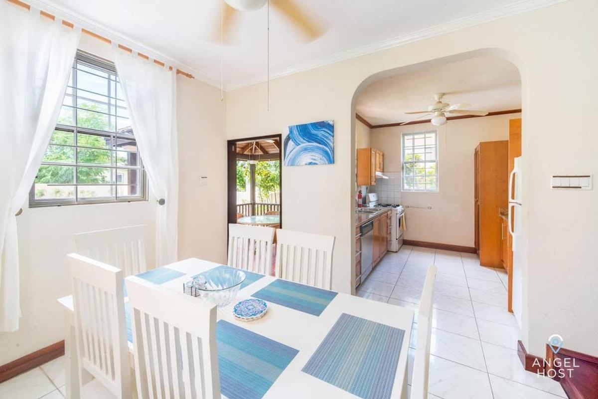 2-Story Townhome With Private Pool, Ideal For Group! クライストチャーチ エクステリア 写真