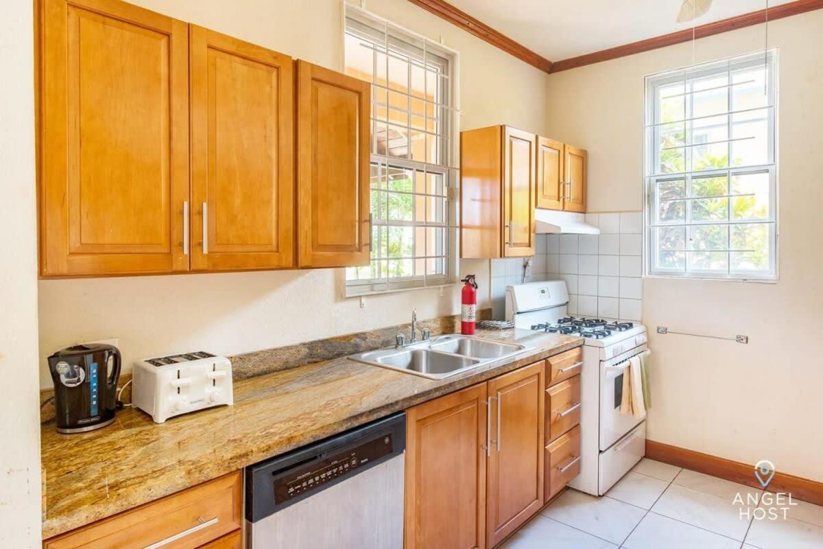 2-Story Townhome With Private Pool, Ideal For Group! クライストチャーチ エクステリア 写真