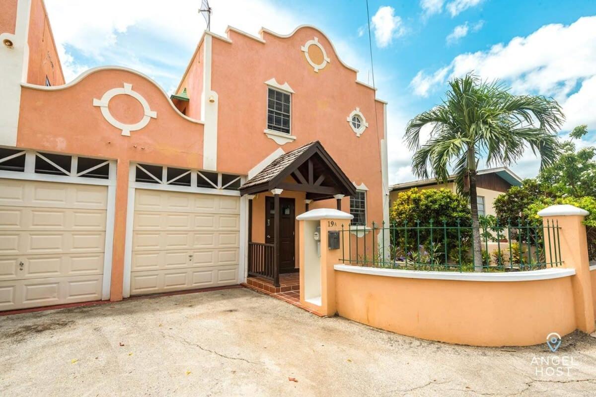 2-Story Townhome With Private Pool, Ideal For Group! クライストチャーチ エクステリア 写真