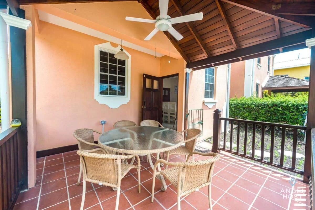 2-Story Townhome With Private Pool, Ideal For Group! クライストチャーチ エクステリア 写真